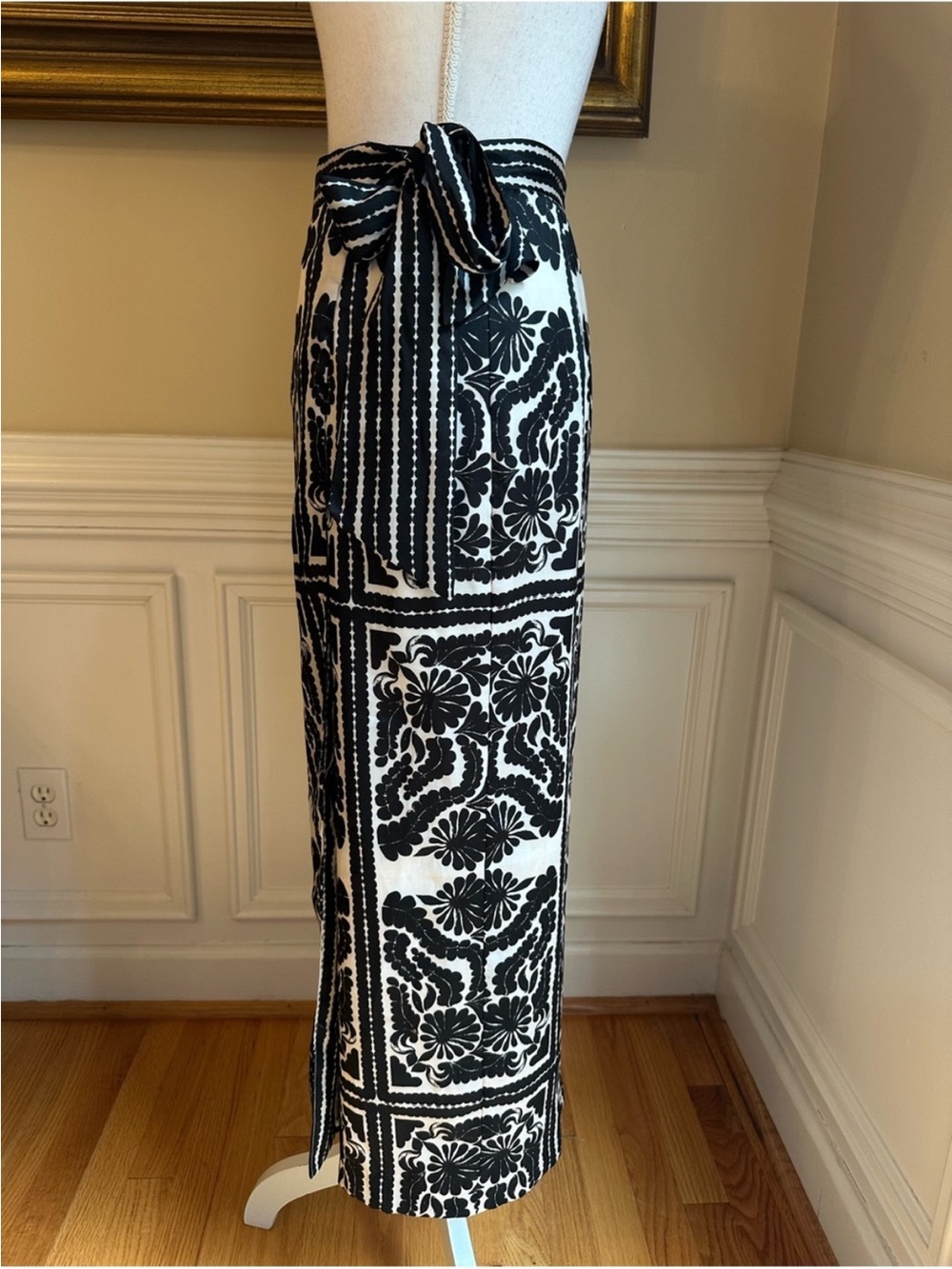 ANTONIO MELANI Black & White Embroidered Wrap Midi Skirt - Picture 2 of 5